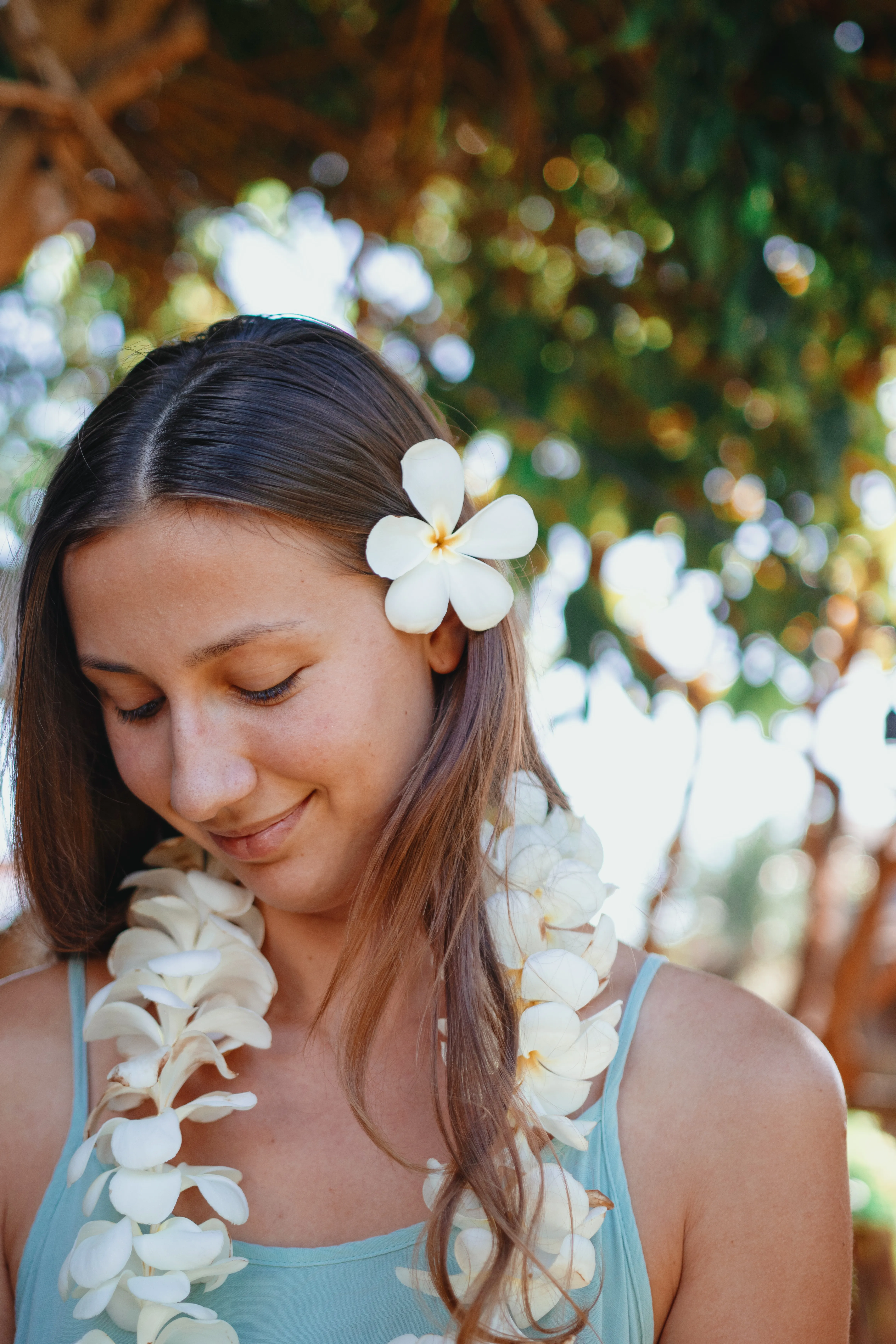 Plumeria Lei (White) image